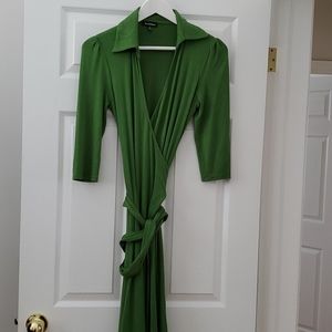 Le chateau wrap up dress 👗